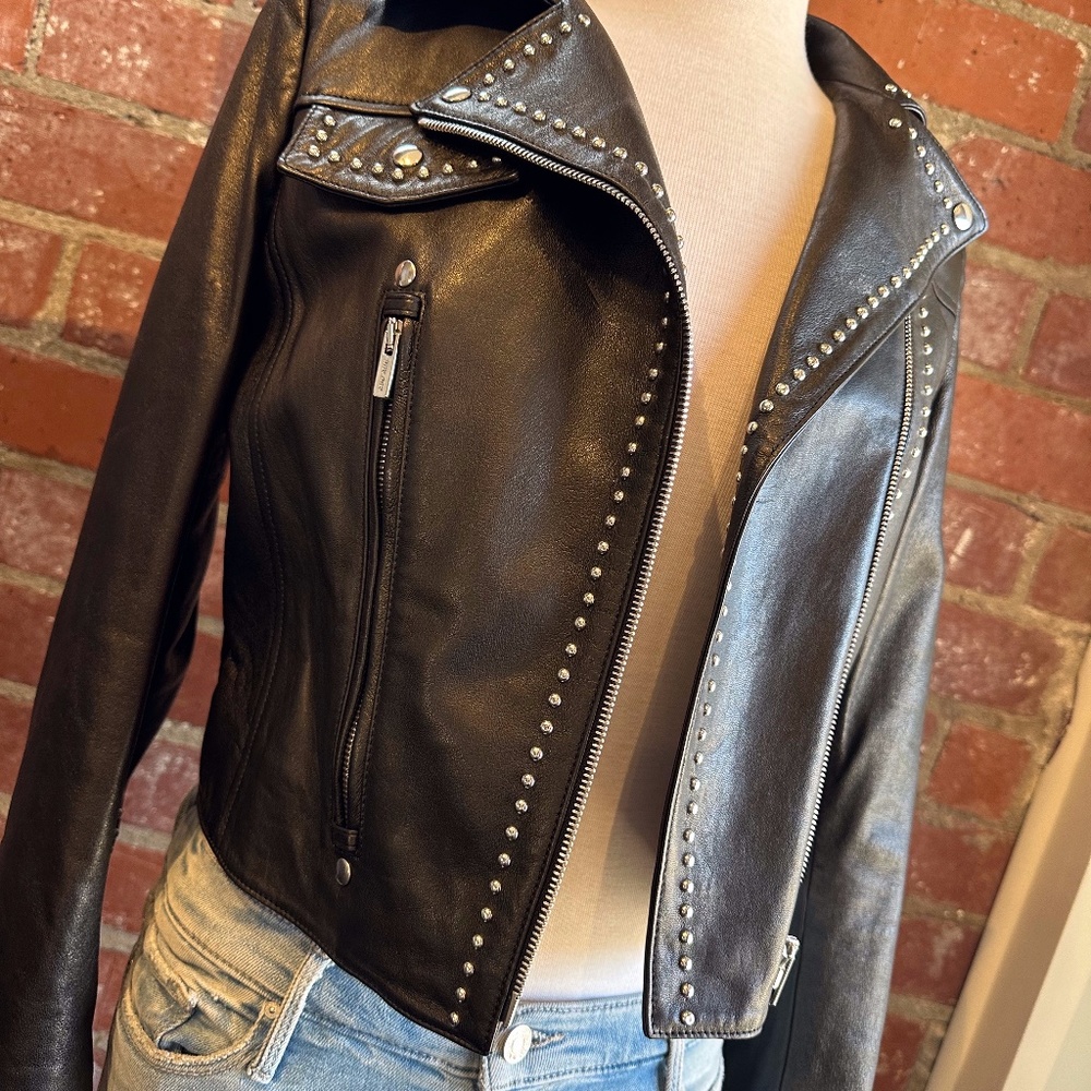 MIU MIU LAMBSKIN LEATHER JACKET EUROPEAN SIZE 40 ( XS) BLACK WITH DETAILING